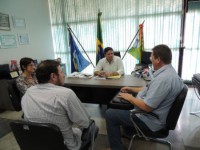 10/09/2015 - Empresa implanta fibra ótica para Internet e TV a cabo na Barra 